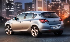 2010 Opel Astra Official Photos, Video and Wallpapers