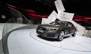 2010 Paris Auto Show: 2011 Audi A7 Sportback <span>· Live Photos</span>