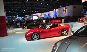 2010 Paris Auto Show: Ferrari SA APERTA <span>· Live Photos</span>