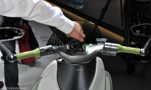 2010 Paris Auto Show: smart escooter <span>· Live Photos</span>