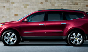 2011 Chevrolet Traverse Named IIHS Top Safety Pick