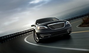 2011 Chrysler 200 Achieves 20/31 MPG City/Highway