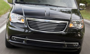 2011 Chrysler Town & Country Prices Announced