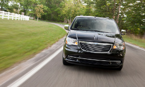 2011 Chrysler Town & Country Unveiled