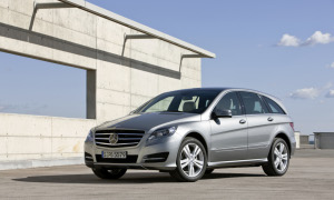 2011 Mercedes R-Klasse Available for Order from 42,100 Euros