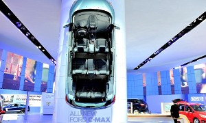 2011 NAIAS: Ford C-MAX <span>· Live Photos</span>