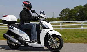 2012 Kymco People GT 200i, the 16"-Wheeled Scooter