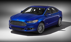 2013 Ford Fusion Hybrid Unveiled, Does 47 MPG