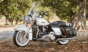 2013 Harley-Davidson Road King Classic Proud Display of Style