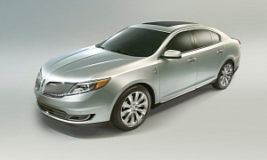 2013 Lincoln MKS Shows Its New Face in LA