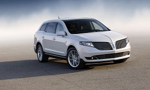 2013 Lincoln MKT Town Car Getting 2.0 EcoBoost