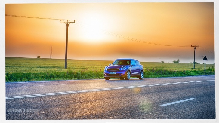 2013 MINI Paceman in the sunset