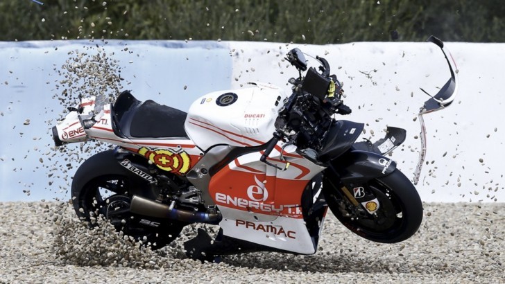 Andrea Iannone crash