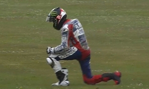 2013 MotoGP: Jorge Lorenzo Crashes at 238 KM/H, Breaks Collar Bone, Misses Assen