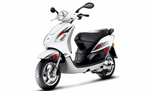2013 Piaggio Fly 150, the Brawnier Commuting Scooter