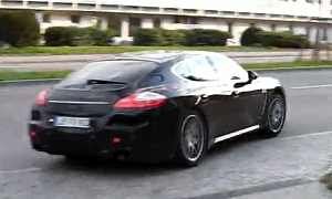 2013 Porsche Panamera Facelift Spied at Gas Station