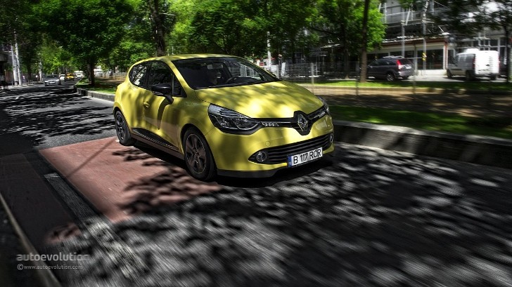 2013 Renault Clio city driving