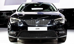 2013 SEAT Leon Enters Production