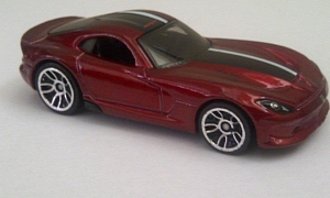 2013 SRT Viper Revealed by Hot Wheels Toy