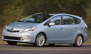 2013 Toyota Prius v Tested by Autos Canada
