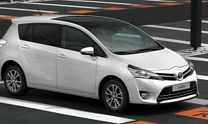2013 Toyota Verso MPV Gets a Facelift