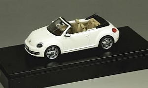 2013 Volkswagen Beetle Cabriolet Revealed as a Toy Model