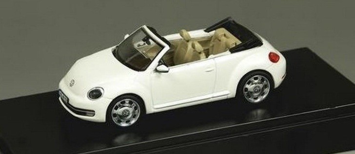 2013 Volkswagen Beetle Cabriolet scale model