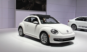 2013 Volkswagen Beetle TDI Live Photos from Chicago