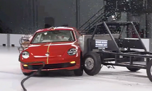 2013 VW Beetle Named IIHS Top Safety Pick