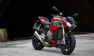 2014 BMW S1000R Launched in India