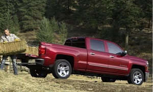 2014 Chevy Silverado Reveal Footage from Detroit