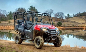 2014 Honda Pioneer 700-4, Fast Conversion from 2- to 4-Seater