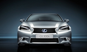 2014 Lexus GS 300h Reviewed by Auto Express