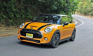2014 MINI Cooper Hardtop Review by Car and Driver