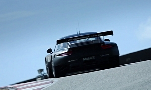 2014 Porsche 911 RSR Showcased in Carbon Fiber Clothes
