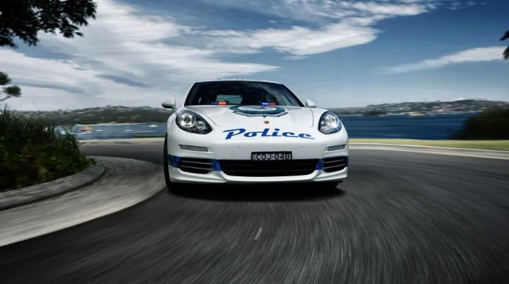 Porsche Panamera 4S Police Car