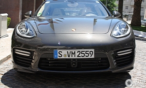 2014 Porsche Panamera Turbo Executive Spotted in Portugal