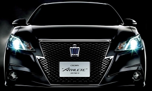 2014 Toyota Crown Athlete Is a Cool Sedan You Can’t Have