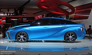 2014 Toyota FCV Concept: Blue Is the New Green in Detroit <span>· Live Photos</span>