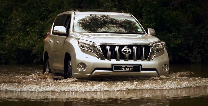 2014 Toyota Land Cruiser Prado Muddy Water