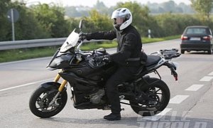 2015 BMW S1000XR Crossover Bike to Arrive at Intermot?