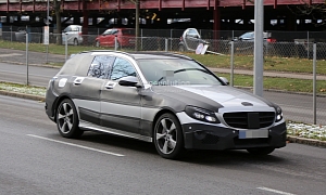 2015 C-Class Wagon S205 With And Without Visible Exhausts