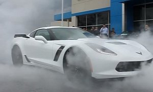 2015 Corvette Z06 Does 1-Minute Burnout Straight Out of the Dealership