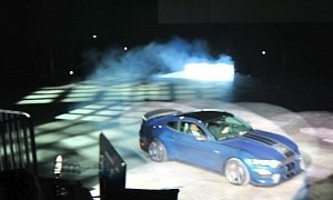2015 Detroit Auto Show, a Battle Between the V8 and the V6