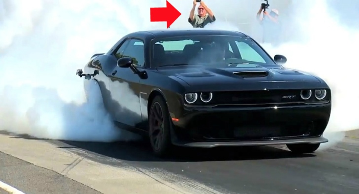 2015 Dodge Challenger SRT Hellcat burnout
