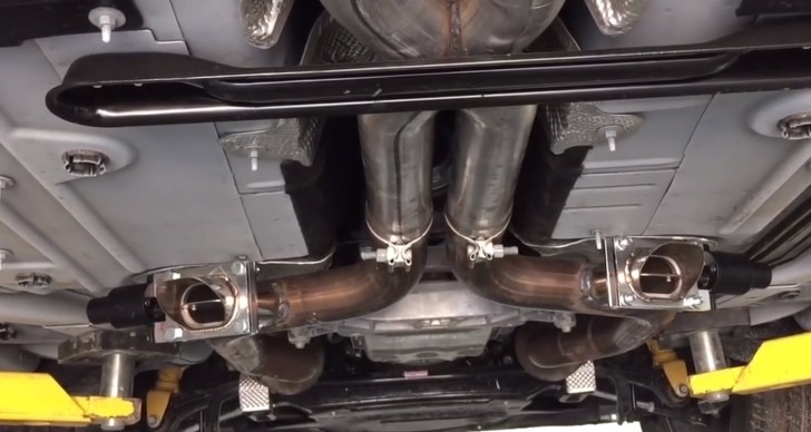 2015 Dodge Charger SRT Hellcat Owner Installs Exhaust Cutout