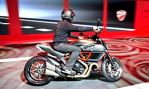 2015 Ducati Diavel Live Pictures and Tech Specs