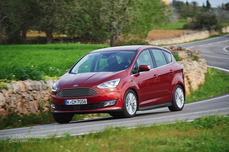 2015 Ford C-Max driving