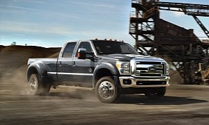 2015 Ford Super Duty F-450 Boasts 31,200 Pounds Towing Capacity