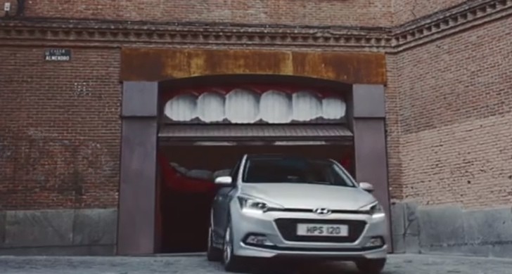 2015 Hyundai i20 commercial: art inspired